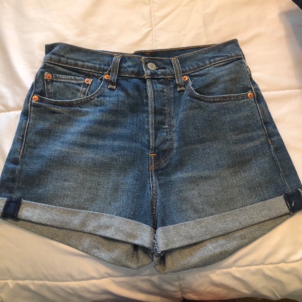 Hi Rise Levi Shorts